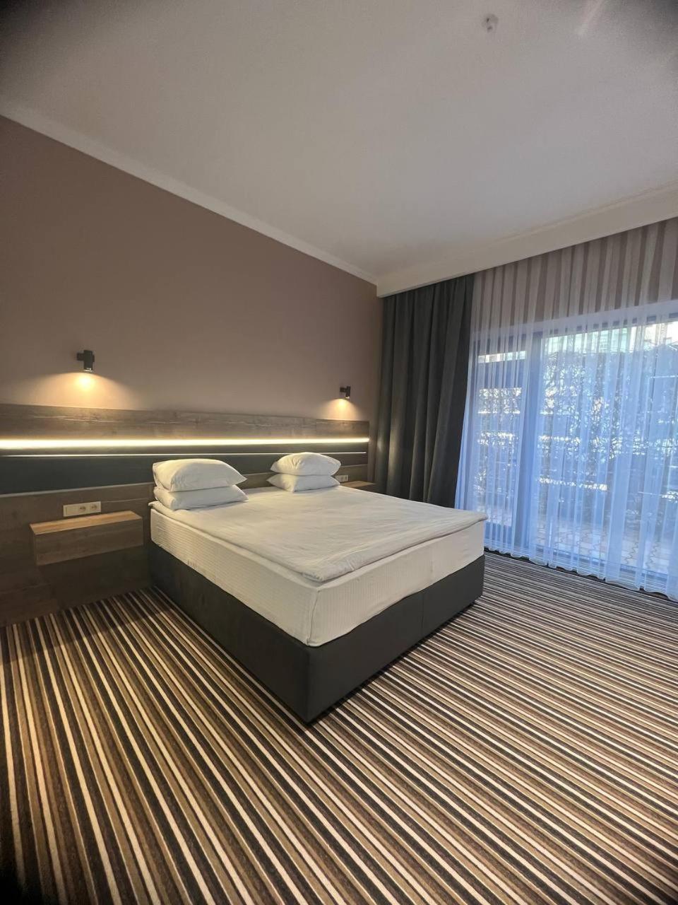Sapar Standart Hotel Shymkent Exterior foto
